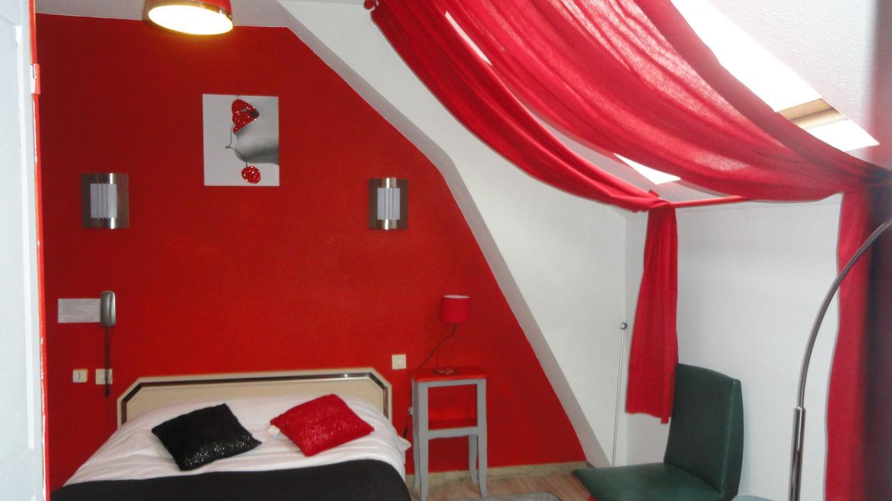 Le Quai 3 Hotel Châteaubriant Esterno foto