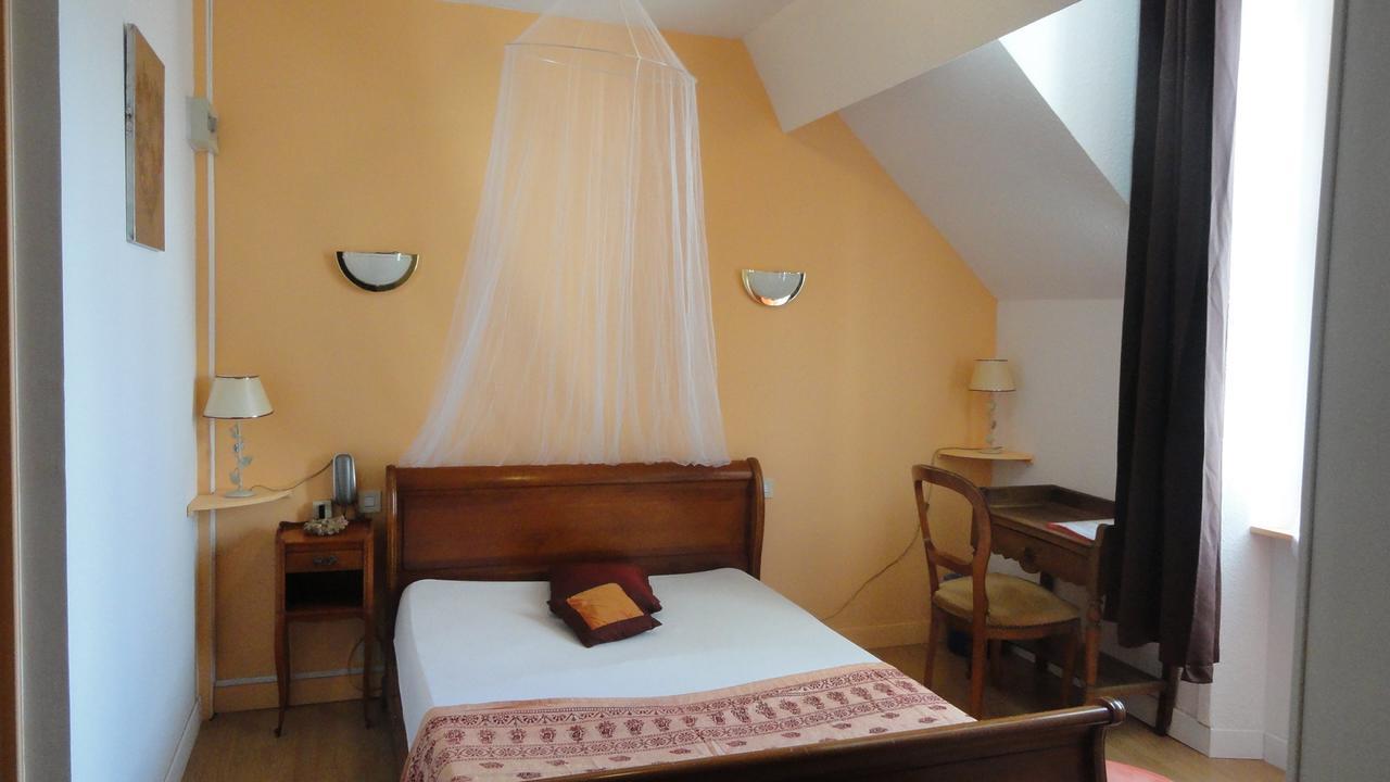 Le Quai 3 Hotel Châteaubriant Esterno foto